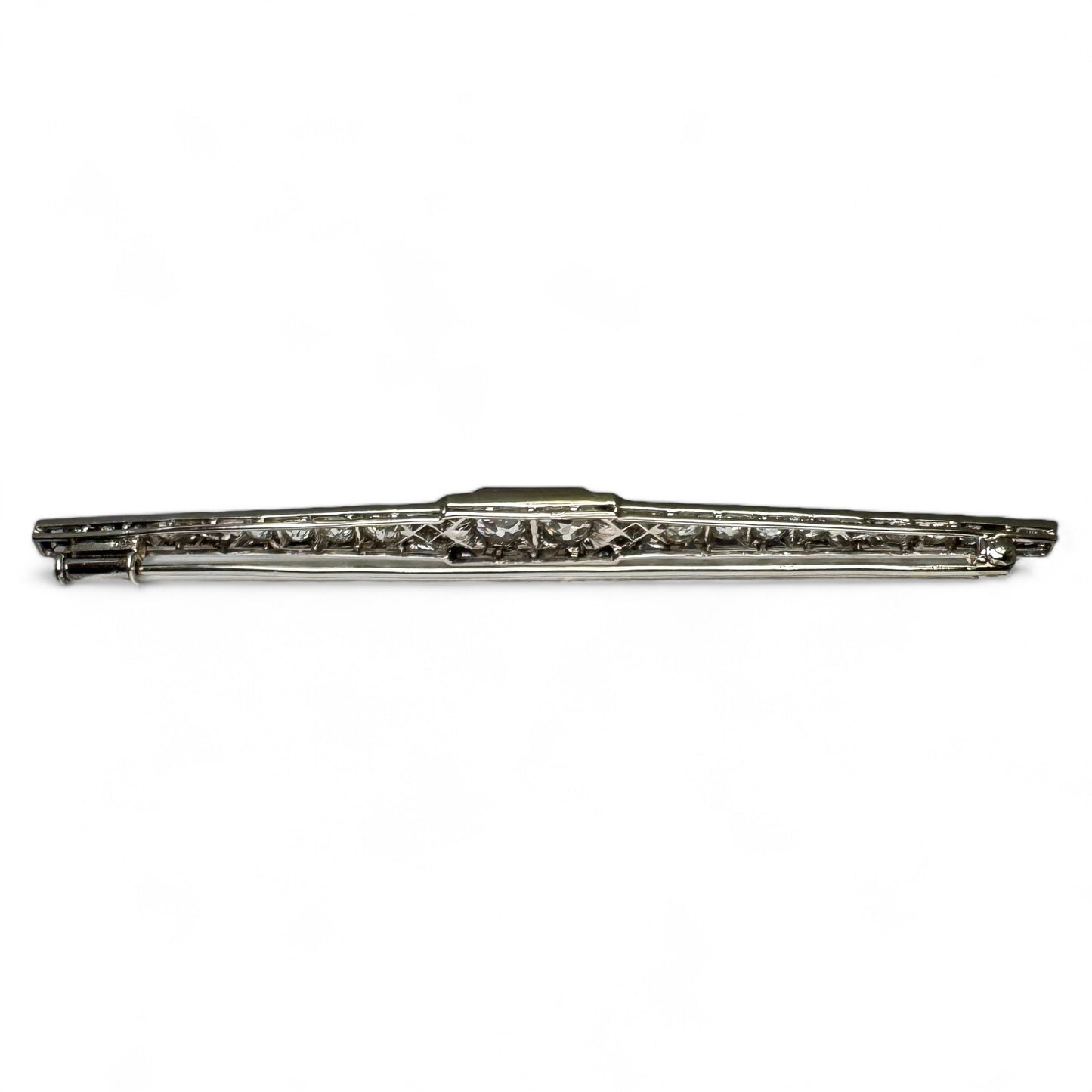 B. NOURY MAUBOUSSIN Broche barrette Art-Déco.