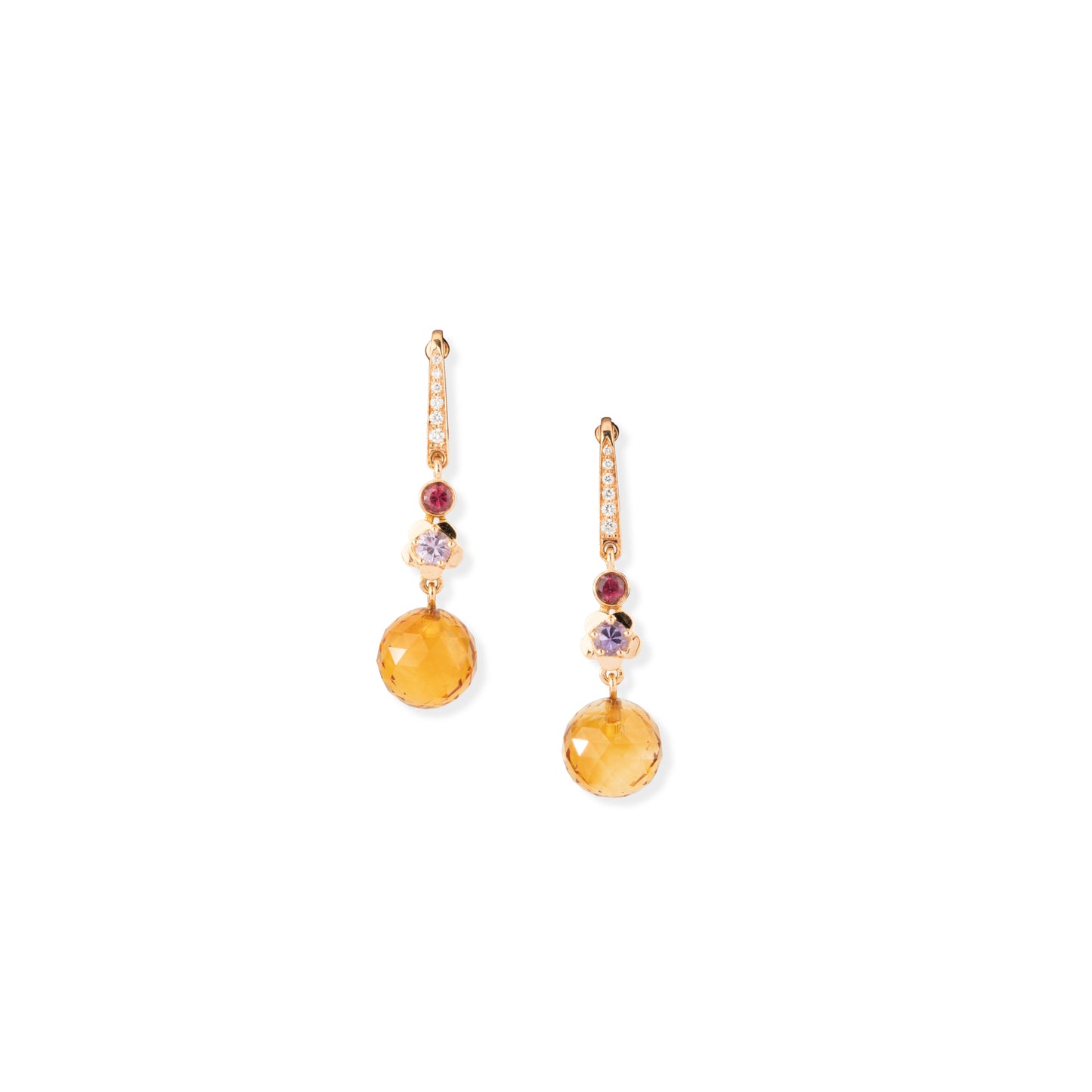 Boucles d'oreilles CHANEL Mademoiselle en or jaune.