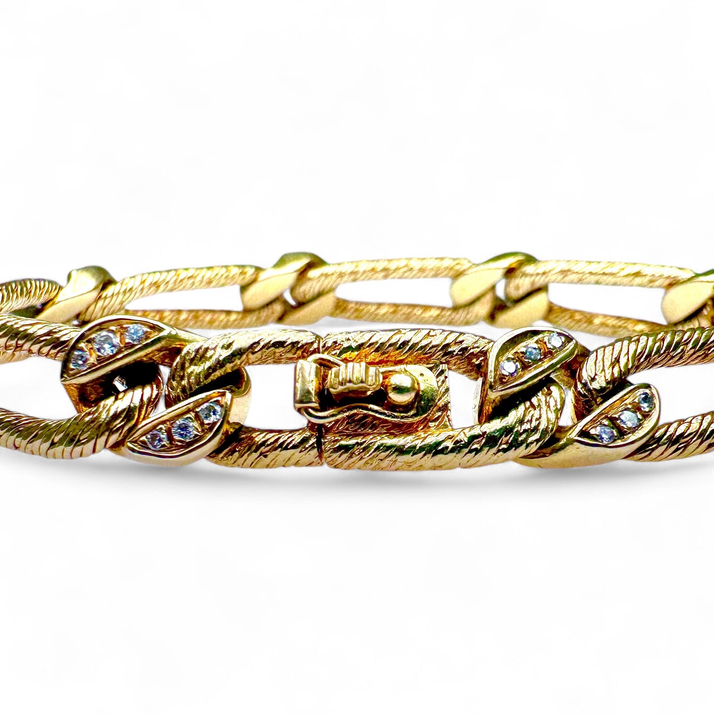 Georges LENFANT. Bracelet en or jaune pavé de diamants.