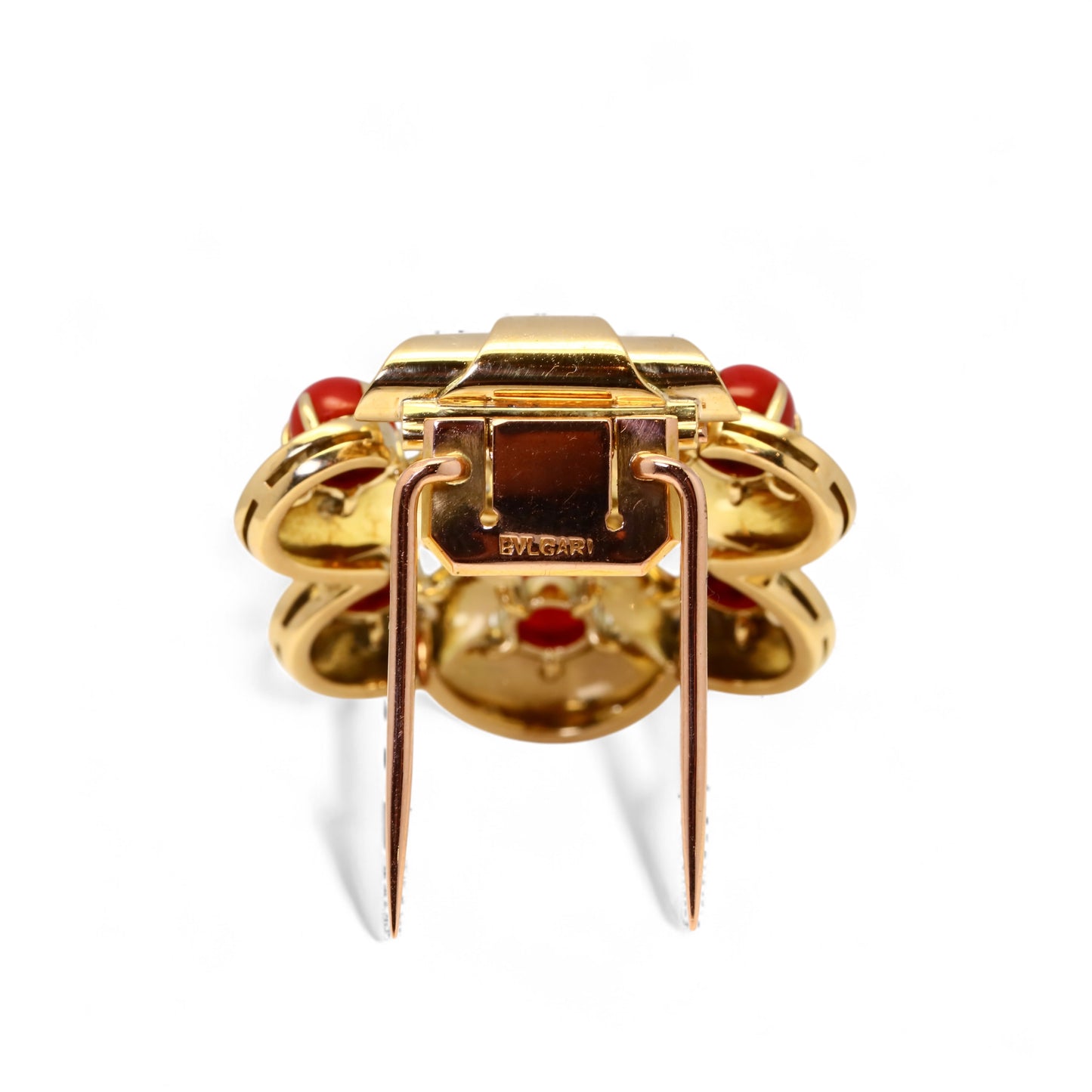 BULGARI Clips de revers en or jaune et corail