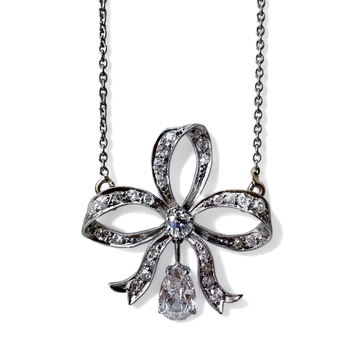 Collier ruban en platine et diamants