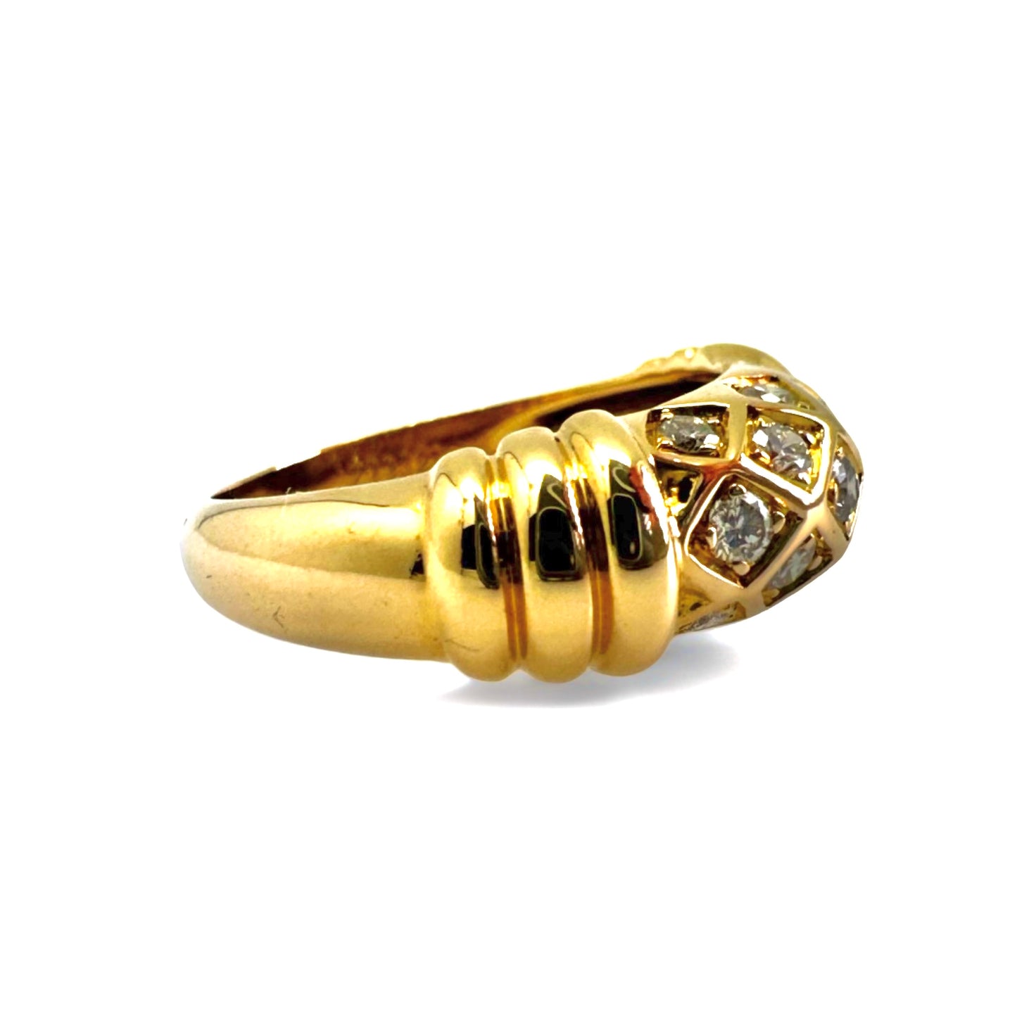 CARTIER Bague jonc résille orné de diamants.
