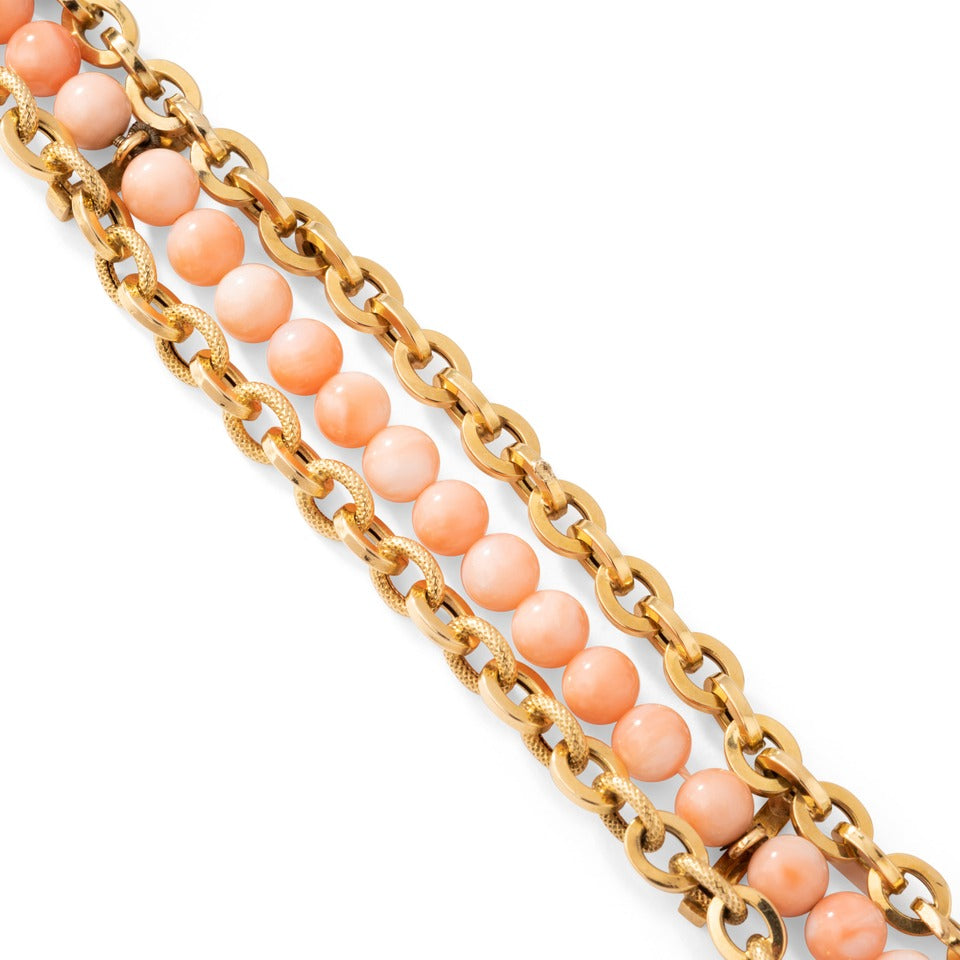 Bracelet en or et corail peau d'ange.