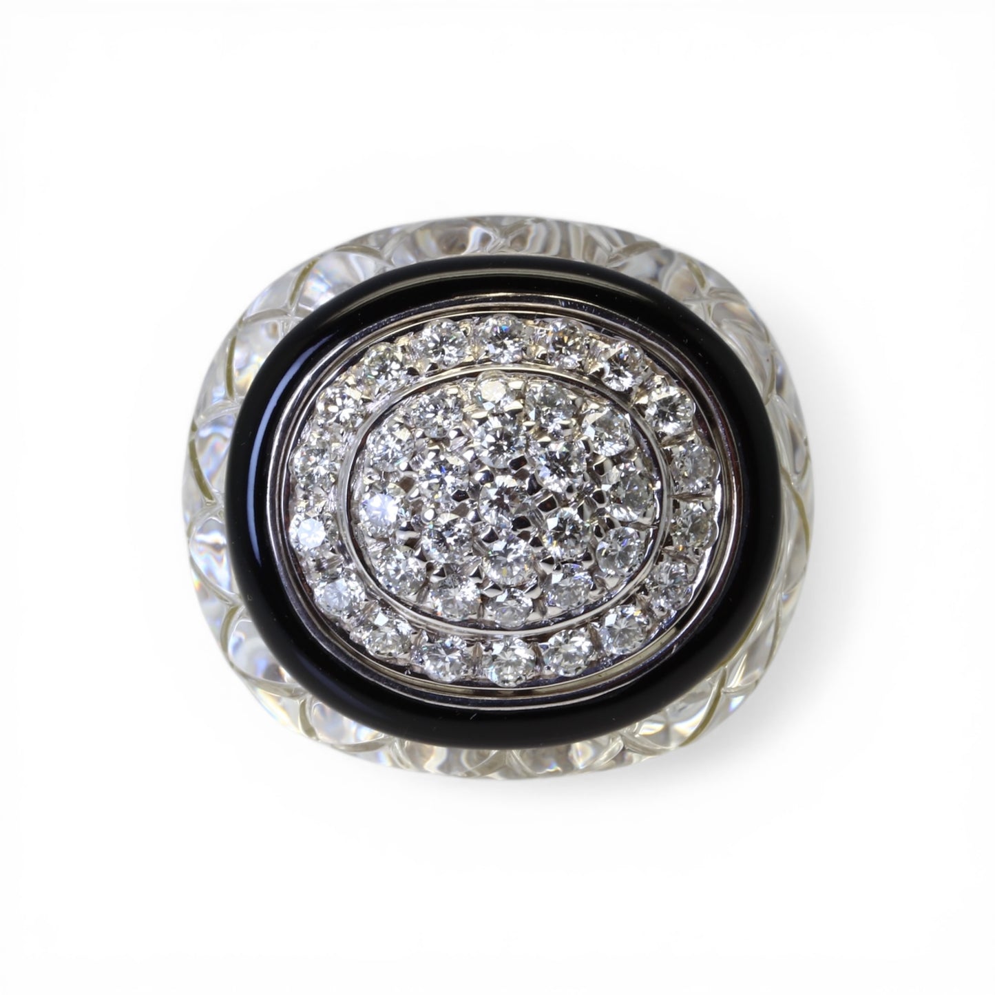 DAVID WEBB Bague en or blanc sertie de diamants et cristal de roche.