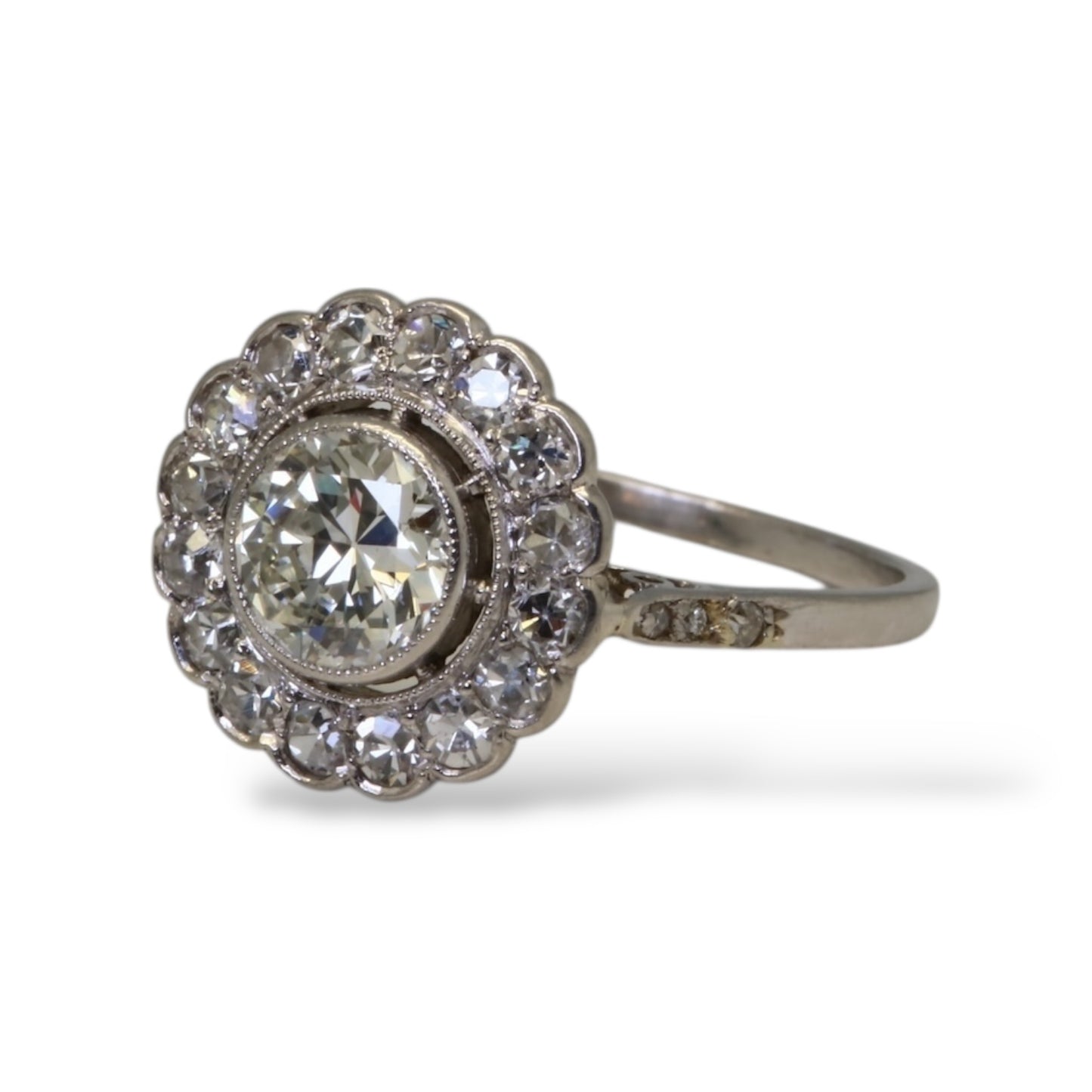 Charmante Bague en platine et diamants