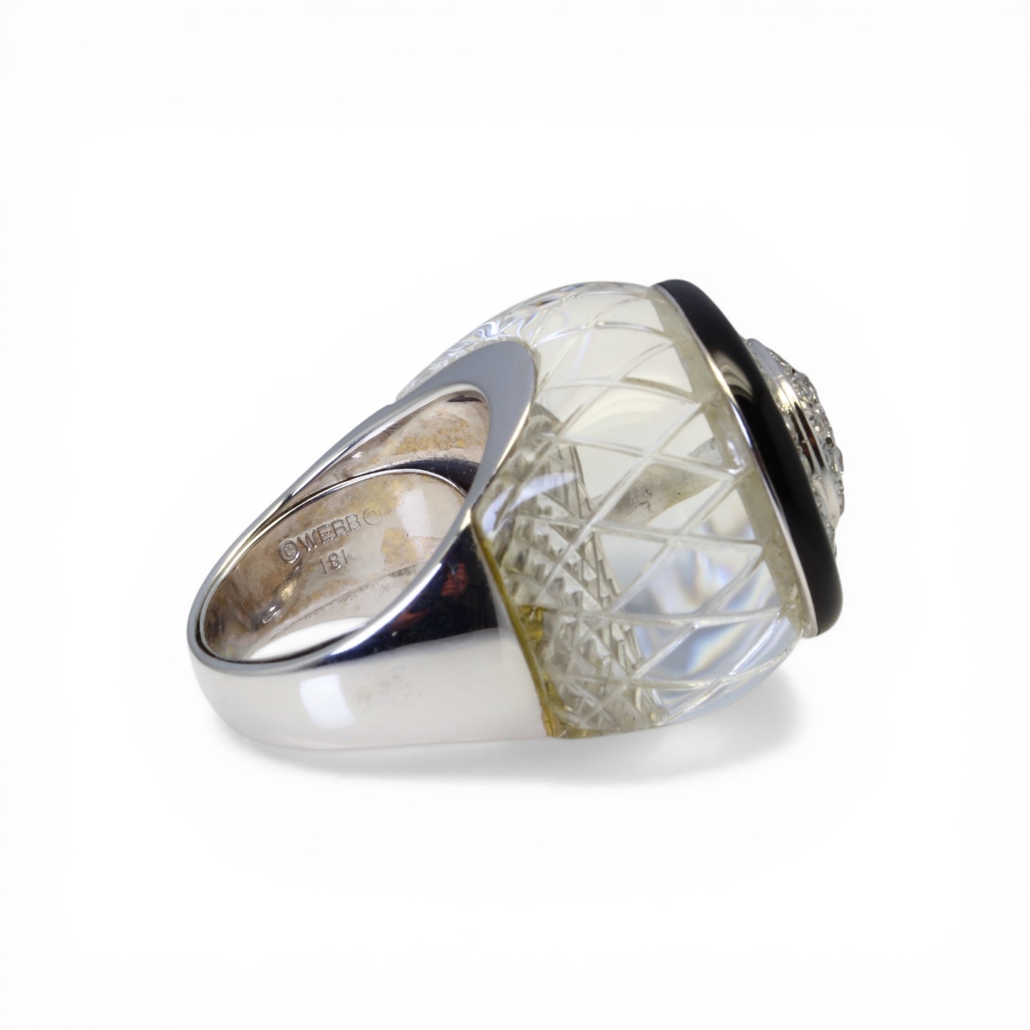 DAVID WEBB Bague en or blanc sertie de diamants et cristal de roche.