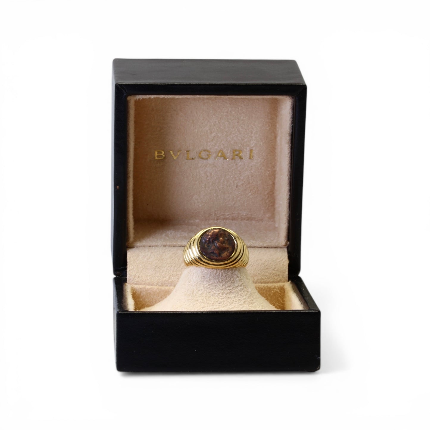 BULGARI Bague Monete en or jaune et pièce antique en bronze.