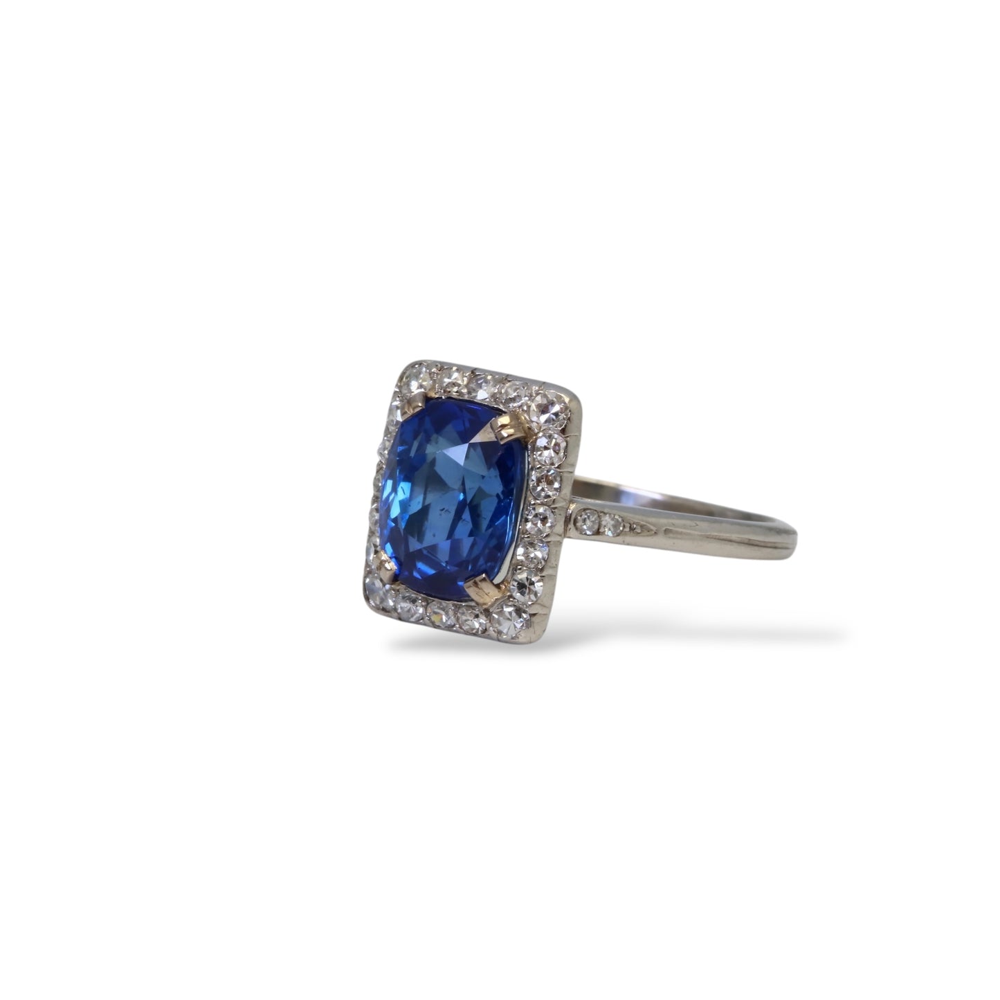 Bague ancienne saphir naturel et diamants