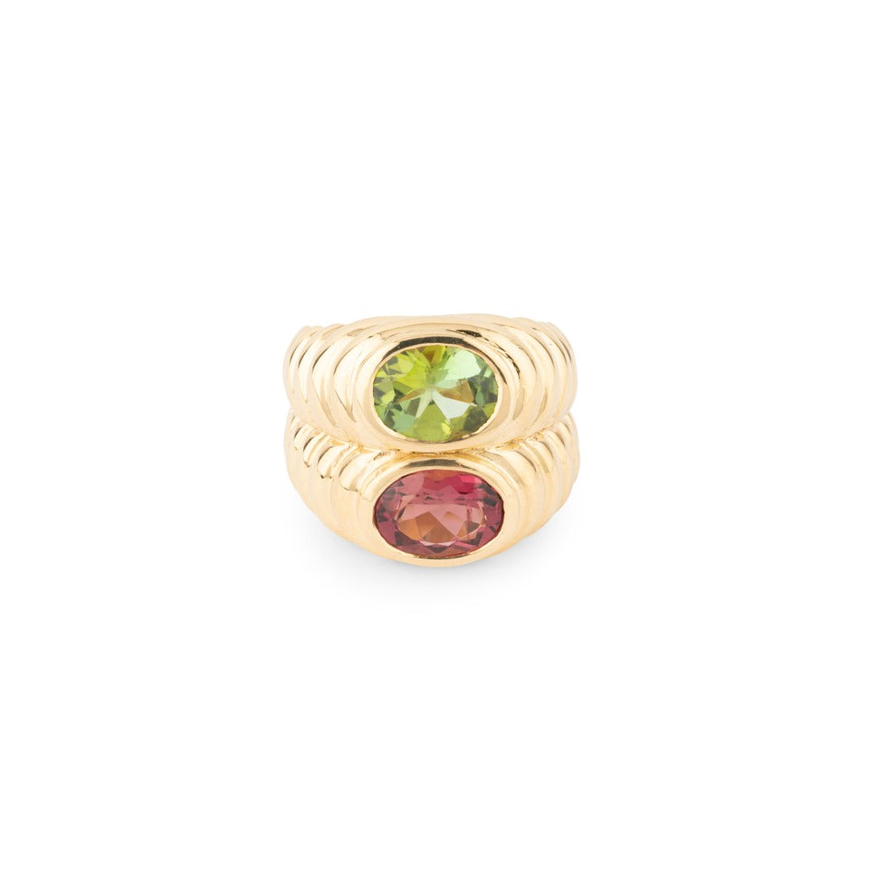 Élégante bague en or jaune, tourmaline rose et péridot dans le style BULGARI